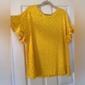 White Birch Yellow Flower Flutter Sleeve Too (NWOT)